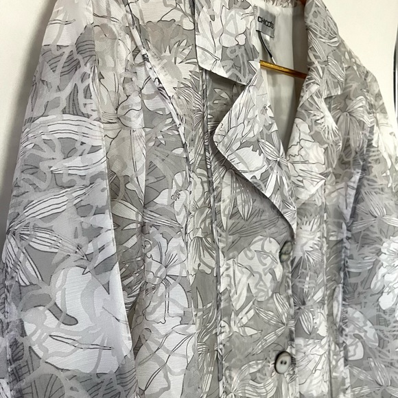 Chico's Lightweight Blazer Jacket Floral Gray 3-Button Front Lining Size… - Picture 4 of 11